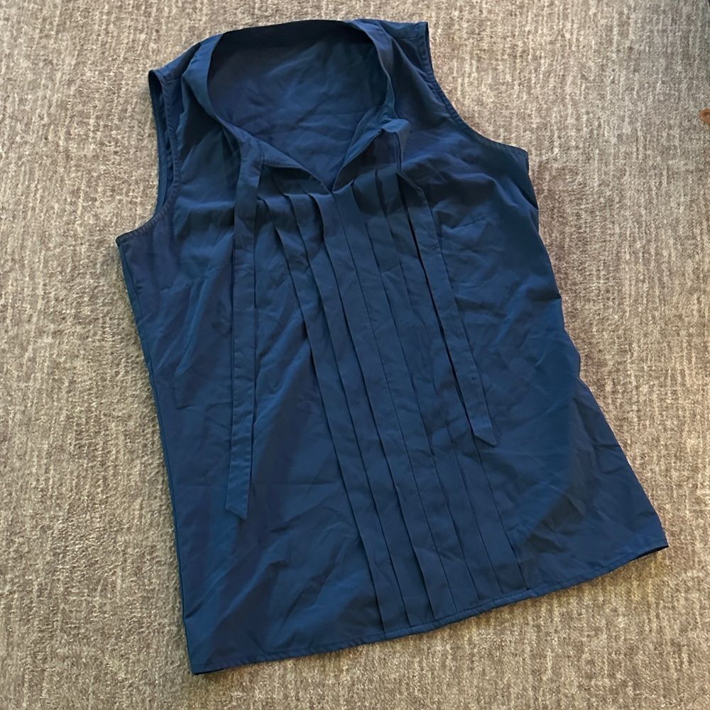 🍍 Blue Sleeveless Shirt
